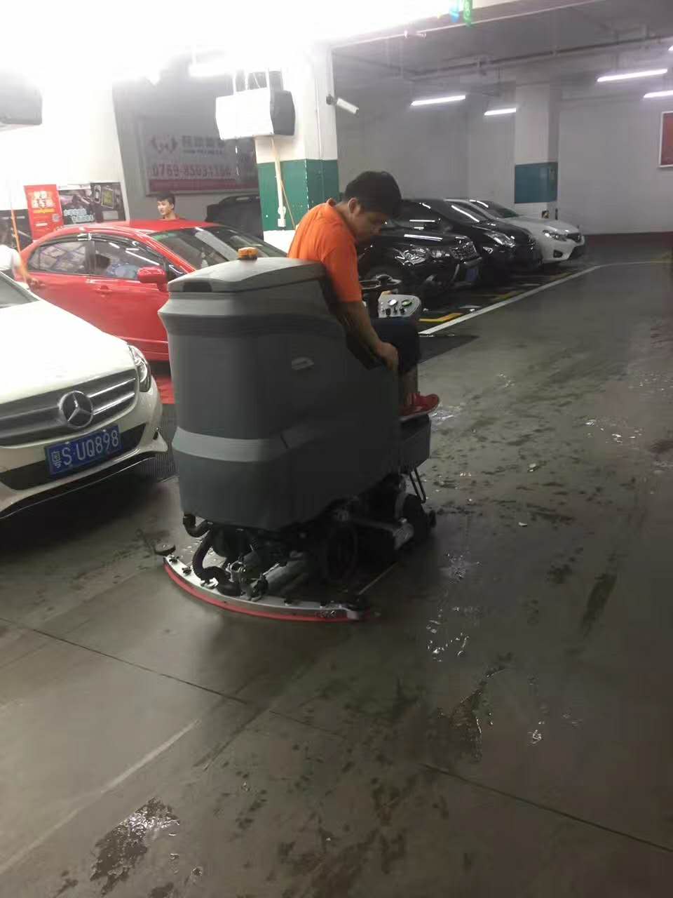 洗地機(jī)使用不正確也可能會(huì)傷害地面，您知道嗎？