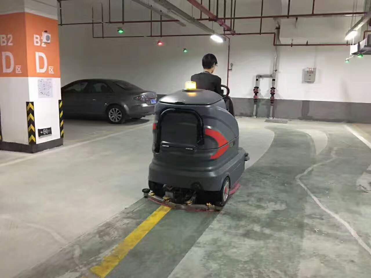 進(jìn)口洗地車一定比國(guó)產(chǎn)洗地車好嗎？