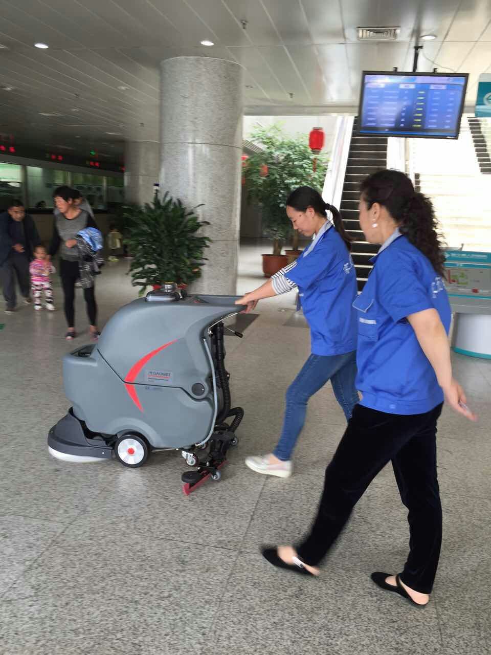 全自動洗地機能解決企業(yè)什么問題？